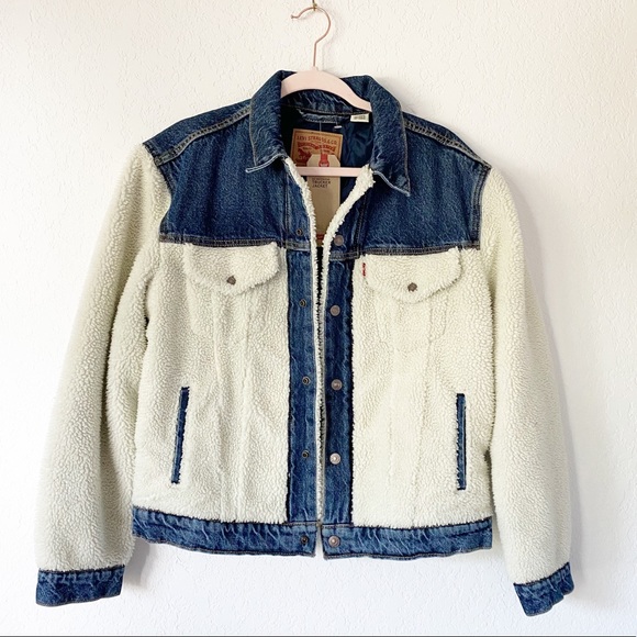 NWT Levi’s Sherpa Pieced Ex Boyfriend Trucker Jacket - Picture 2 of 5